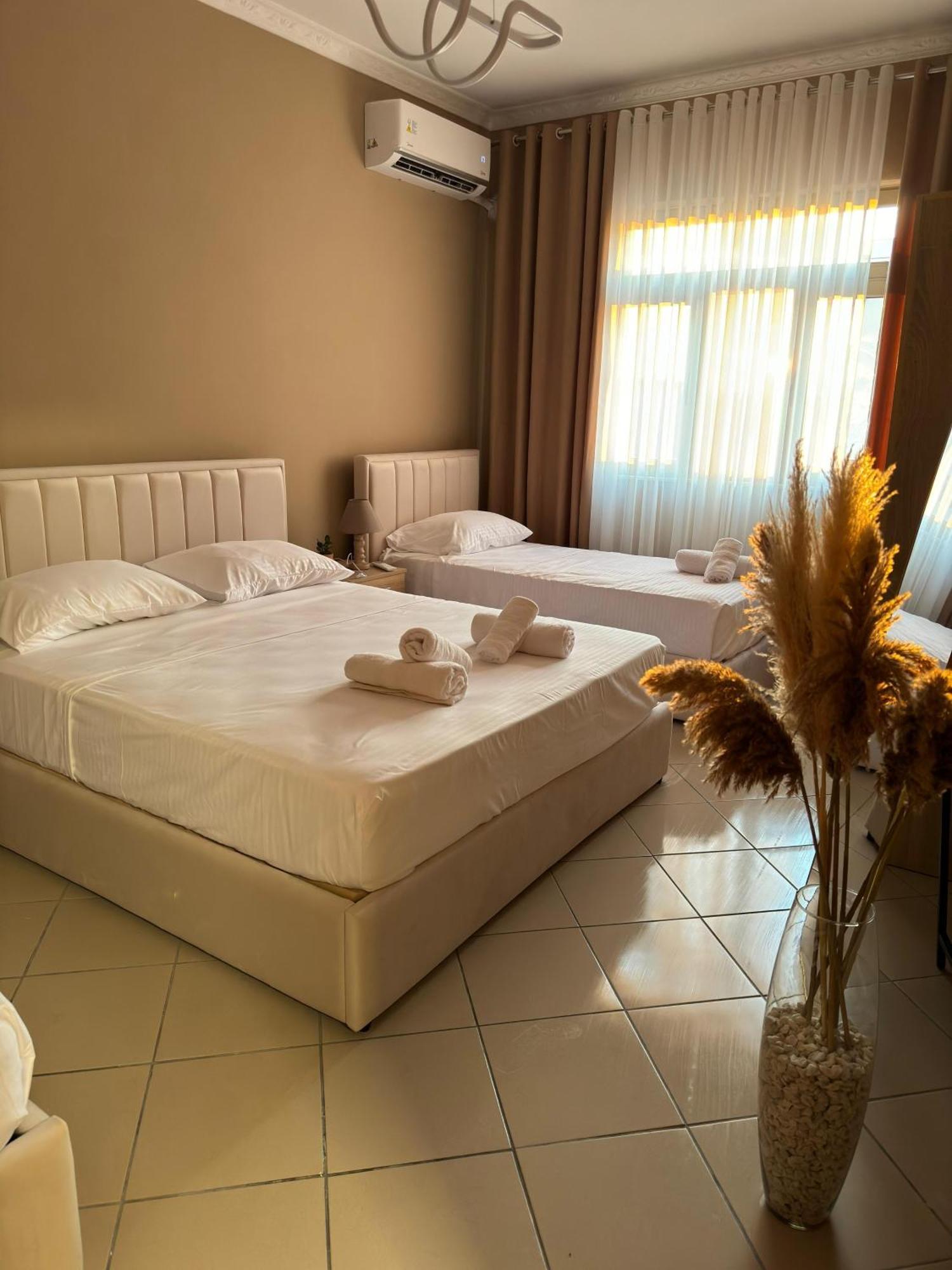 Erli Apartment Shkoder Luaran gambar